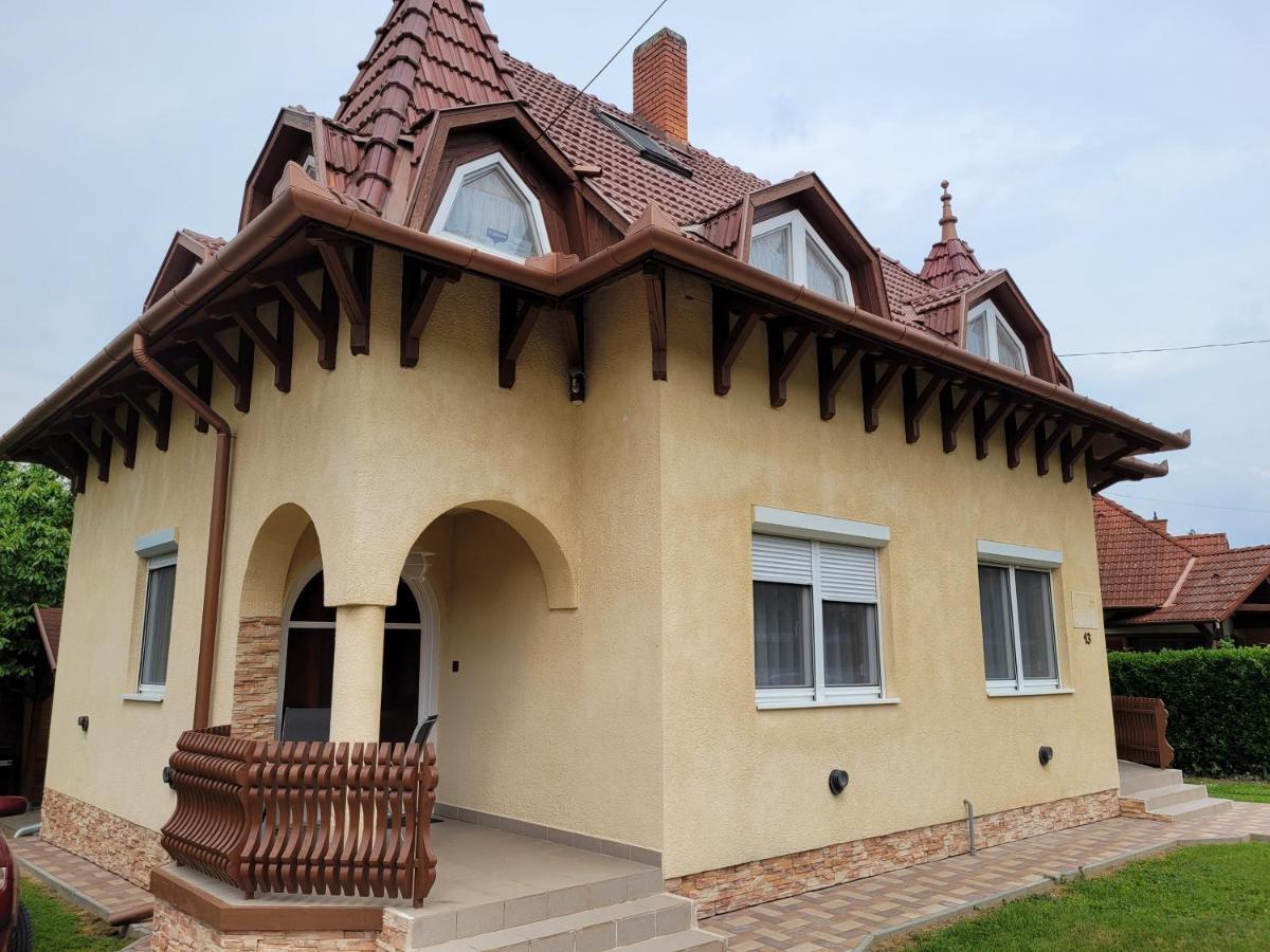 Henrietta Apartmanhaz Daire Zalakaros Dış mekan fotoğraf